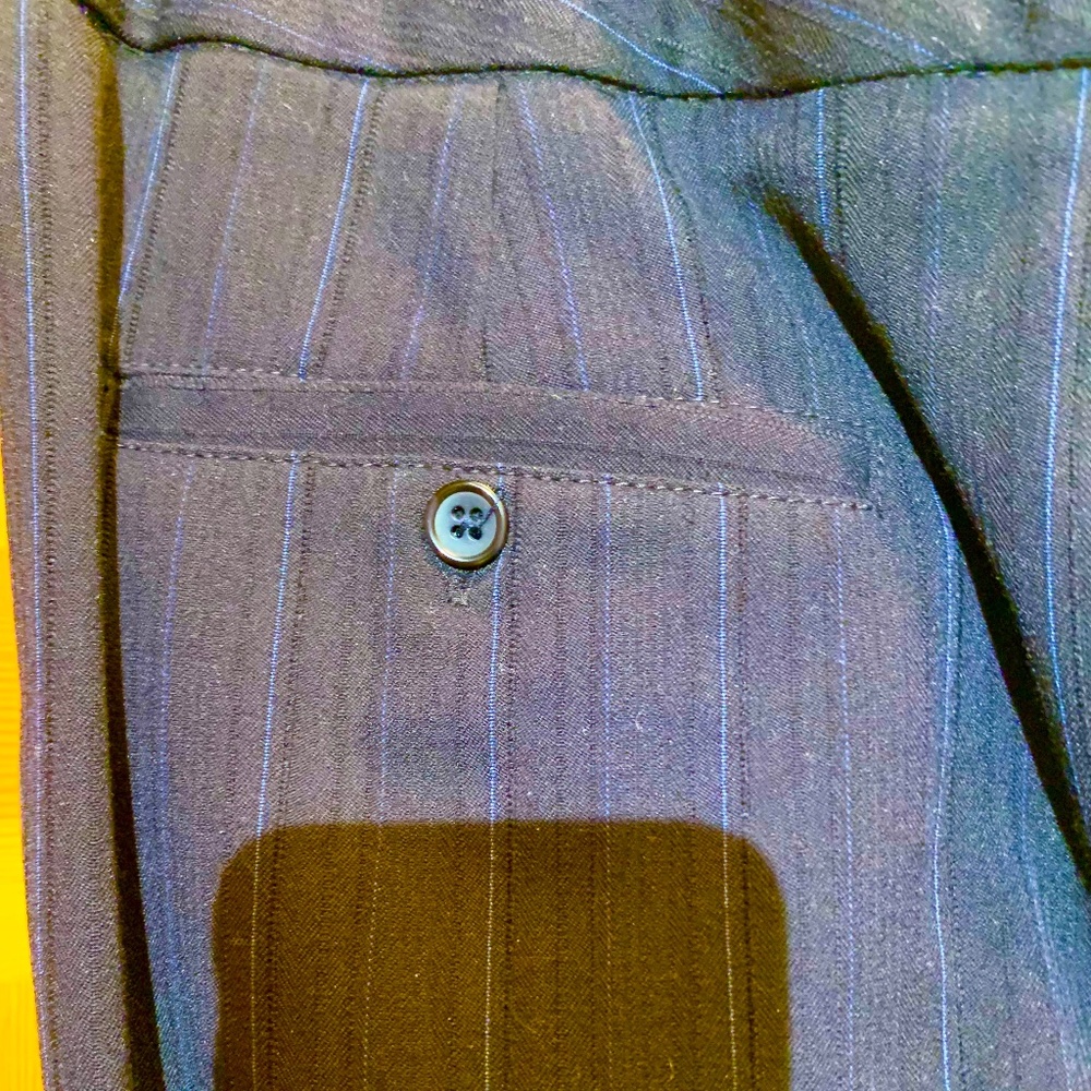 💥EUC💥Beautiful & Classic Navy Blue Pinstripe Blazer AND Trousers - Size 6 - Picture 12 of 16